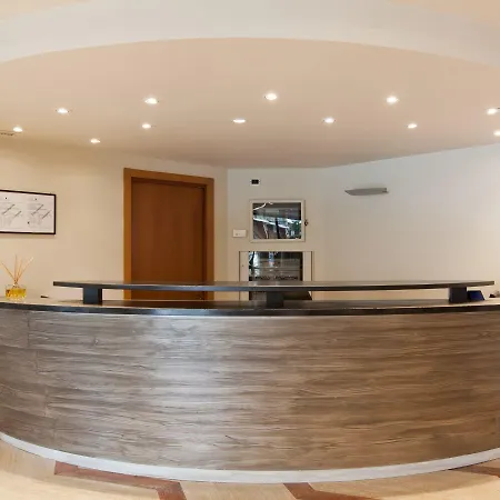 Garner Aurelia By Ihg 4*