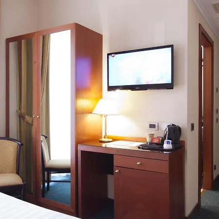 Garner Aurelia By Ihg 4* Rom