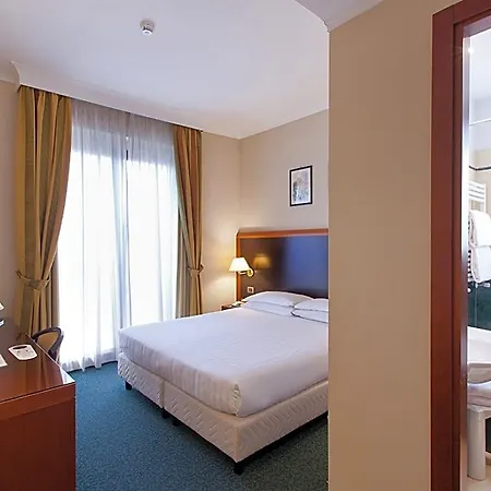 호텔 Garner Aurelia By Ihg 4*