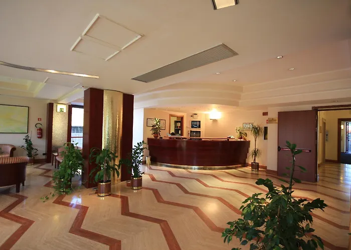 Garner Aurelia By Ihg Отель