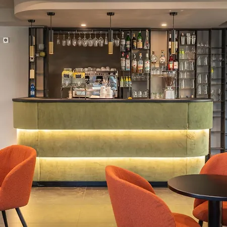The Smooth Hotel