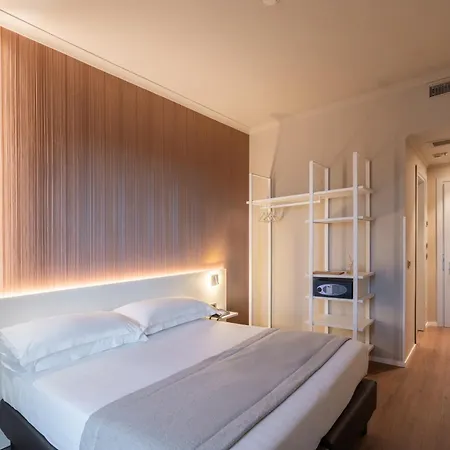 Garner Aurelia By Ihg