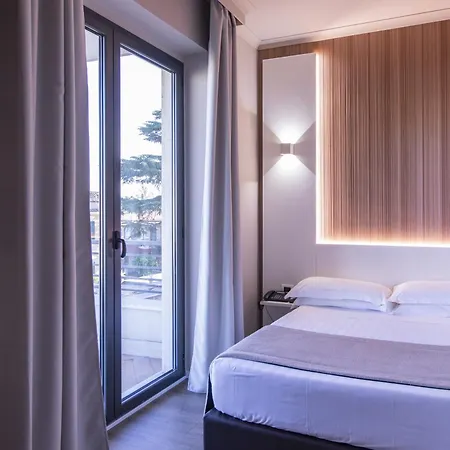 Garner Hotel Rome Aurelia By Ihg Отель 4*