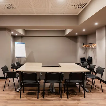 Отель Garner Hotel Rome Aurelia By Ihg 4*