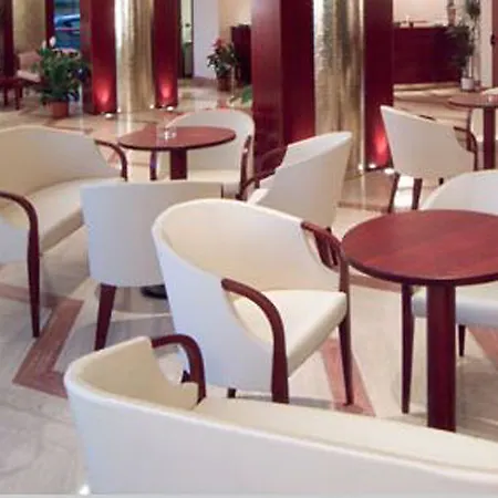 Garner Hotel Rome Aurelia By Ihg Отель 4*